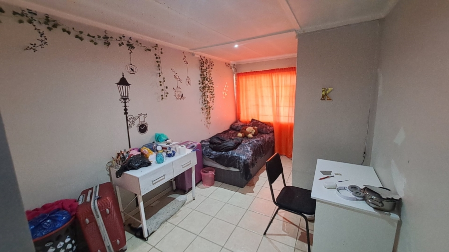 11 Bedroom Property for Sale in Brandwag Free State